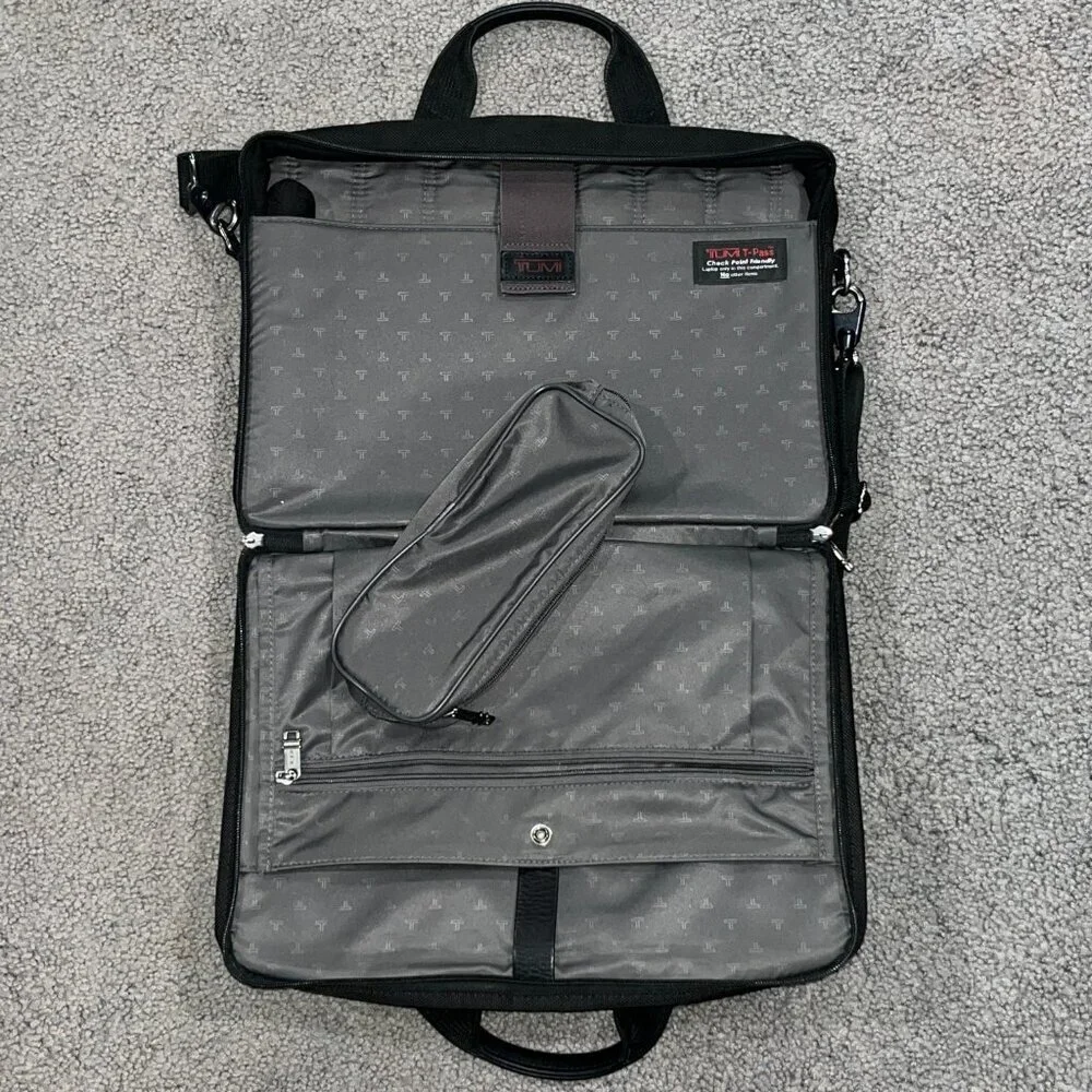 TUMI 26516D4 Compact Large Screen Nylon & Leather Computer Brief Case Black EUC